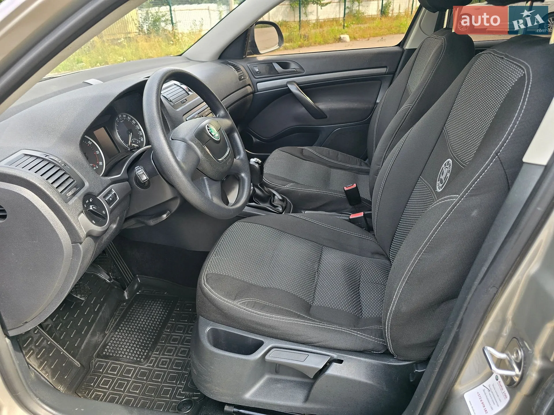 2010 Skoda Octavia - мініатюра 26