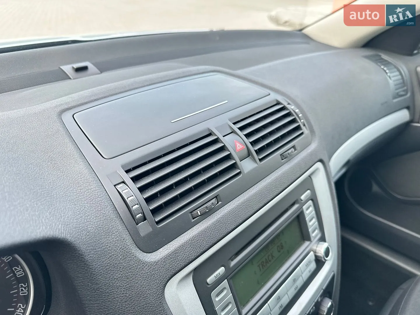 2012 Skoda Octavia - мініатюра 13