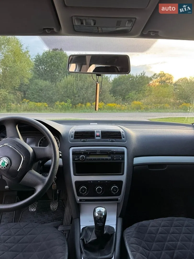 2010 Skoda Octavia - мініатюра 25