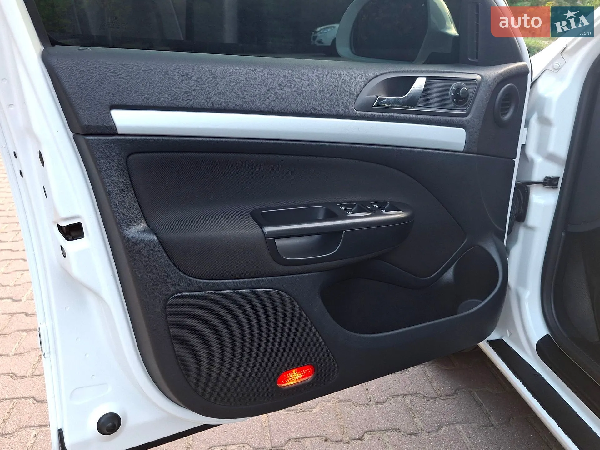 2010 Skoda Octavia - мініатюра 24