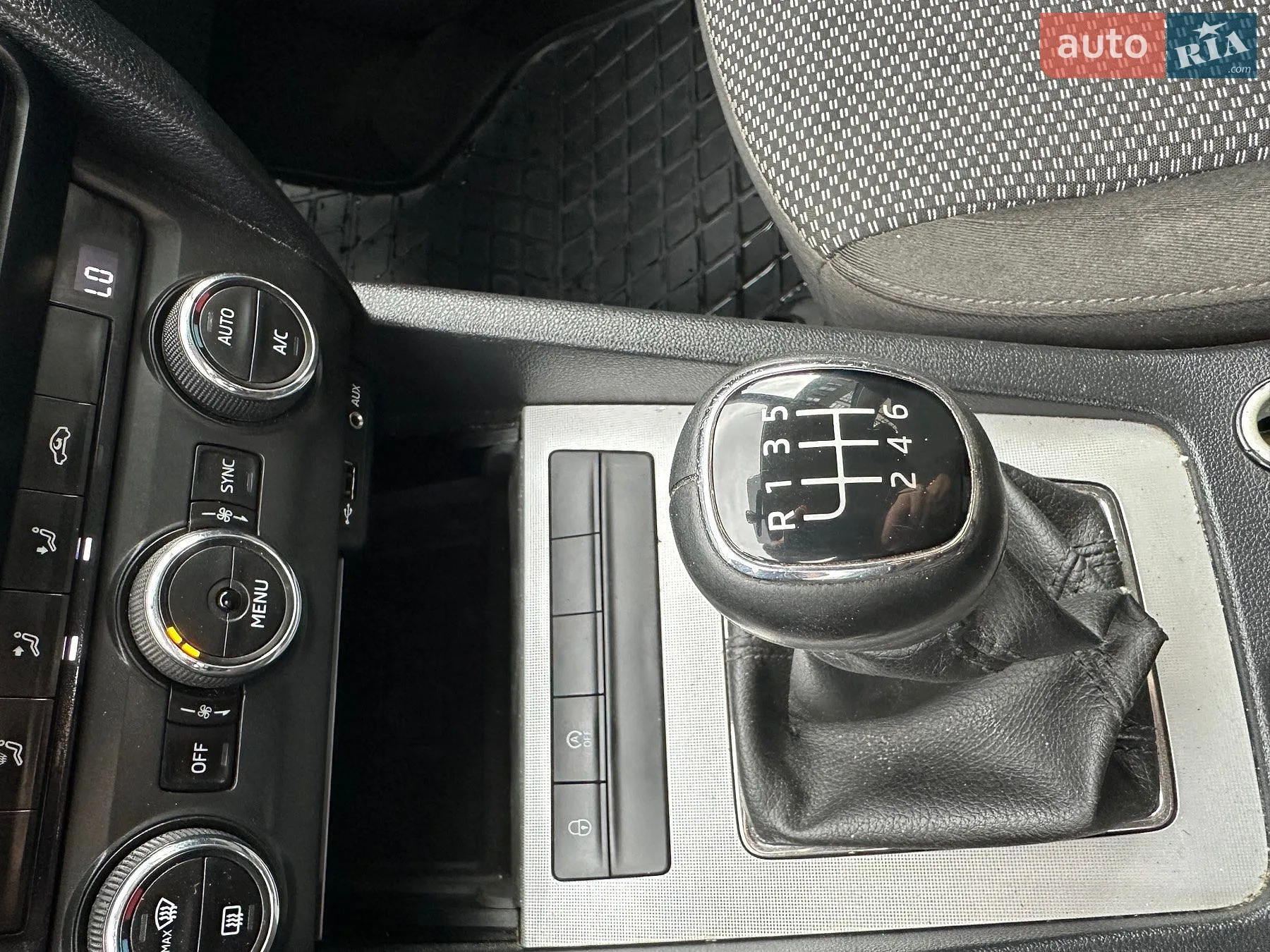 2015 Skoda Octavia - мініатюра 28