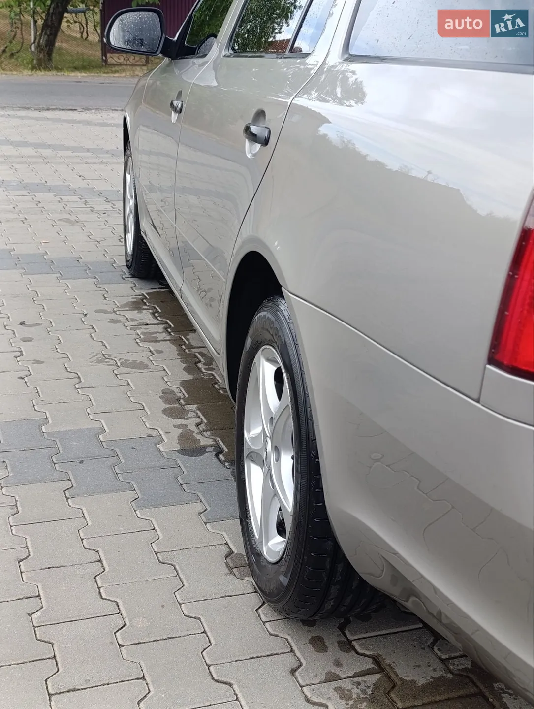 2010 Skoda Octavia - мініатюра 9