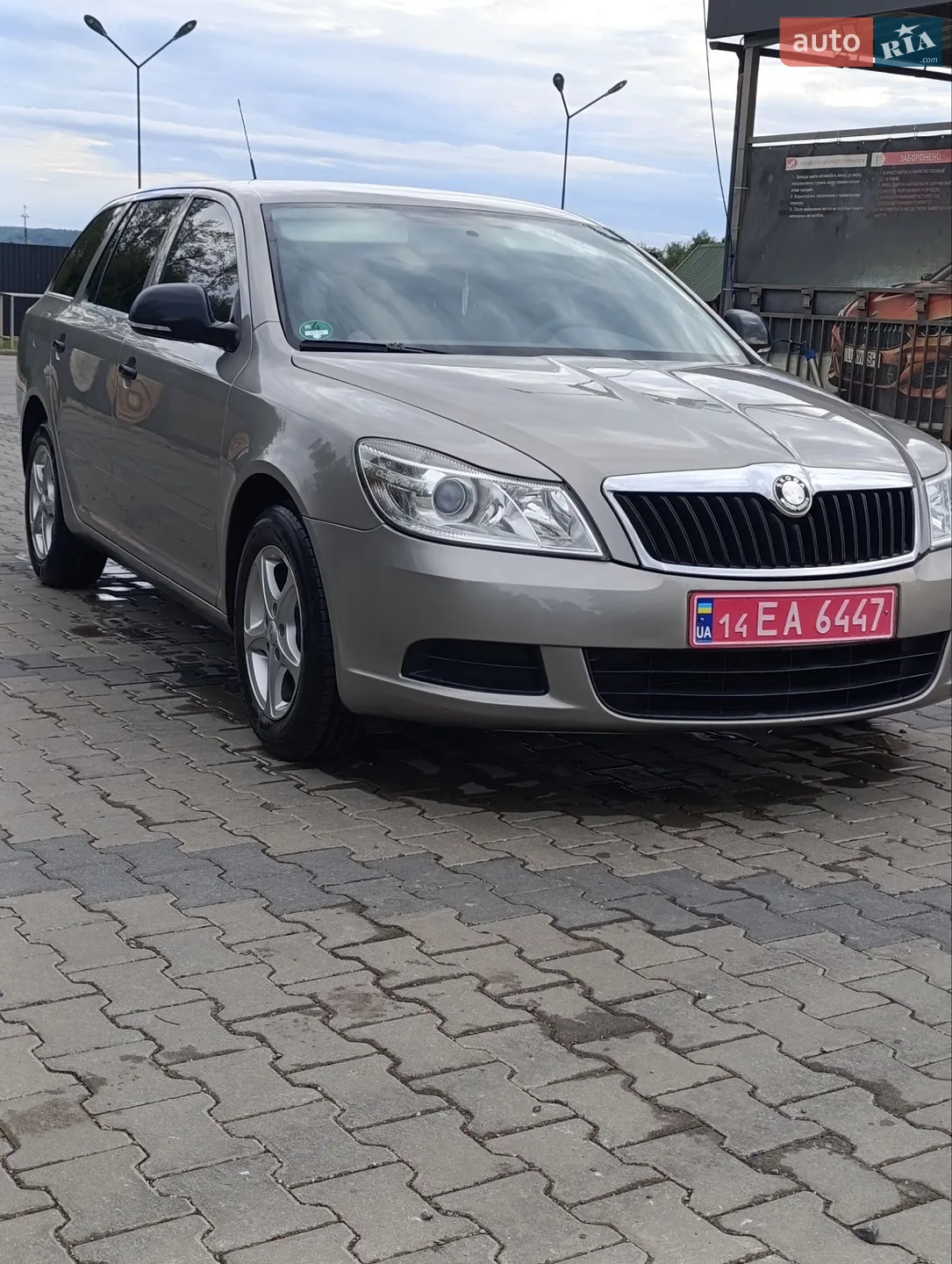 2010 Skoda Octavia - мініатюра 2
