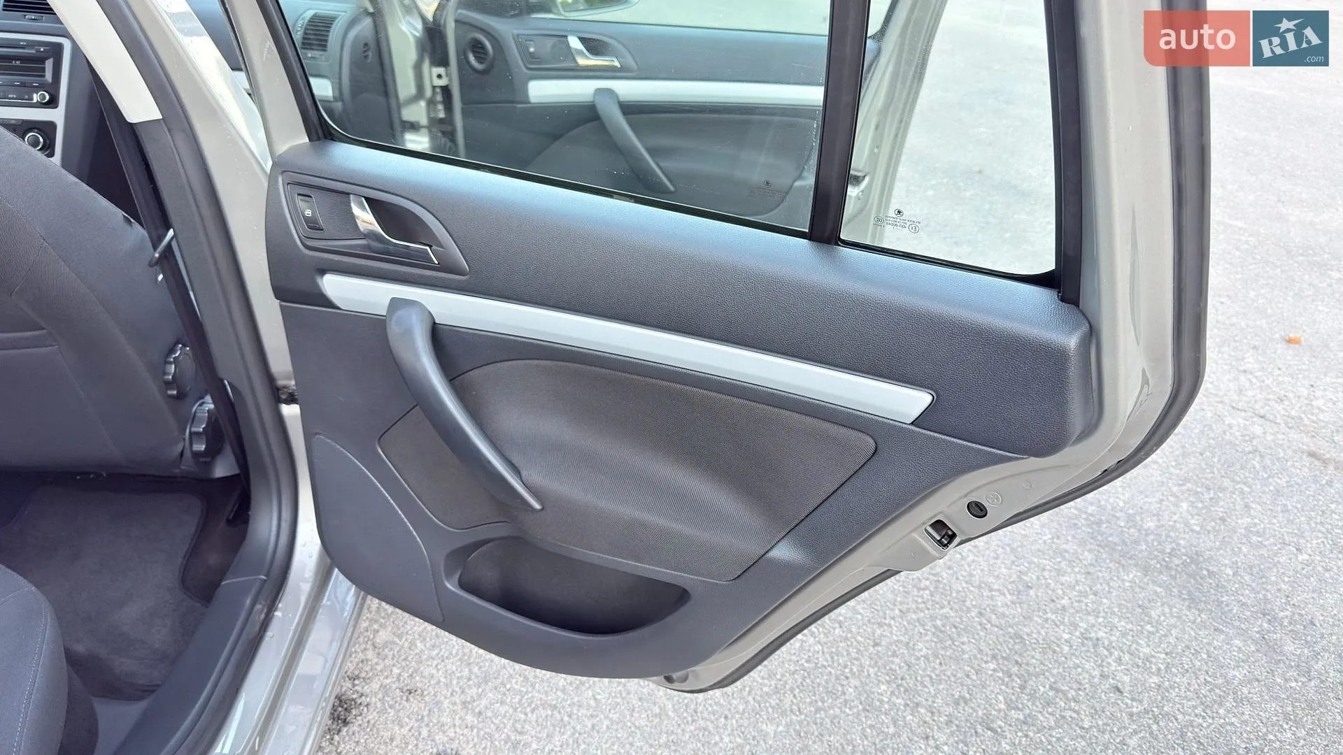 2011 Skoda Octavia - мініатюра 24