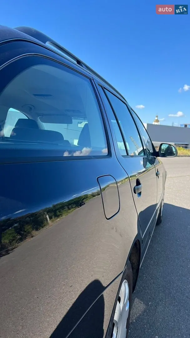 2010 Skoda Octavia - мініатюра 13