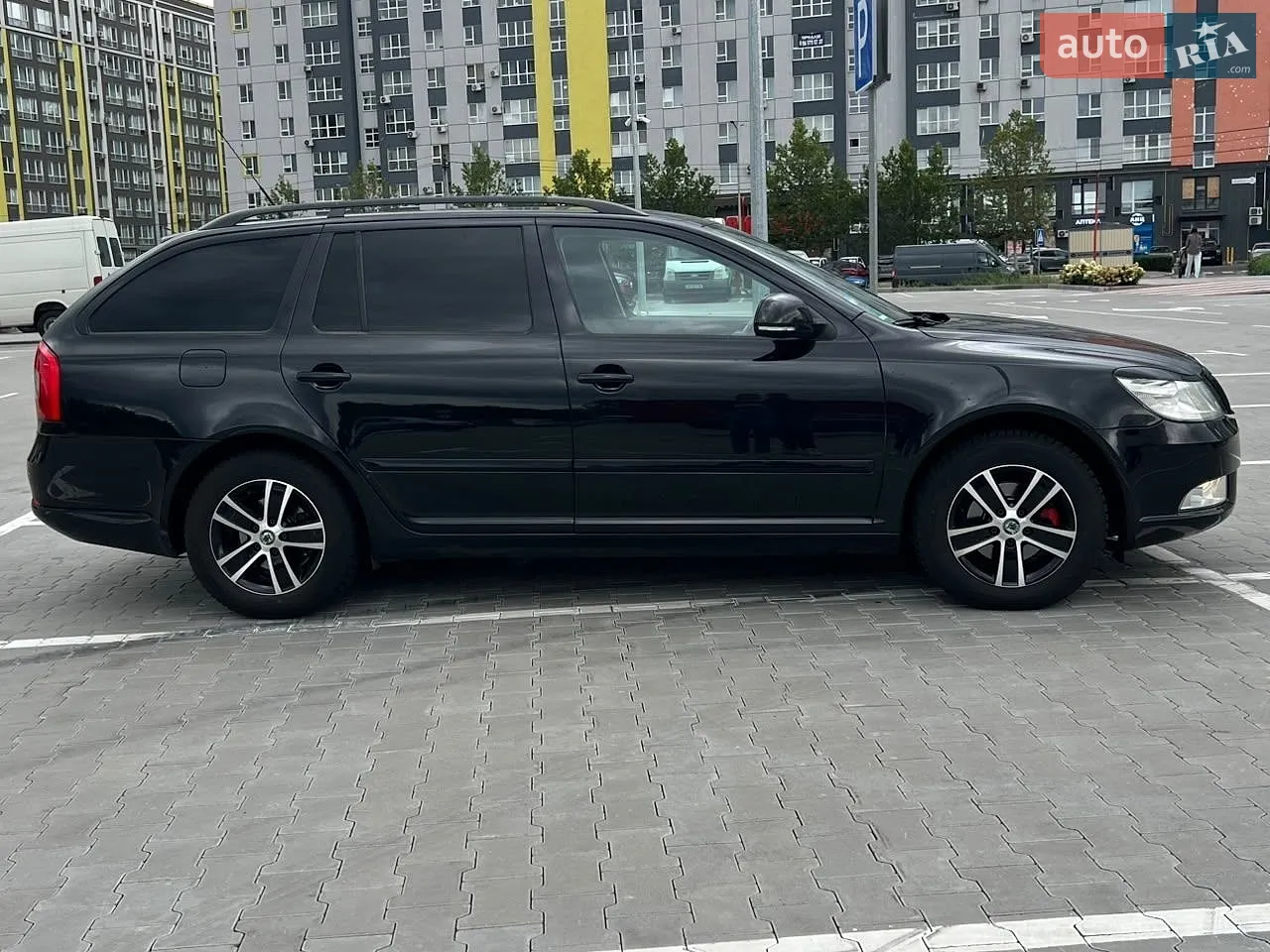 2010 Skoda Octavia - мініатюра 5