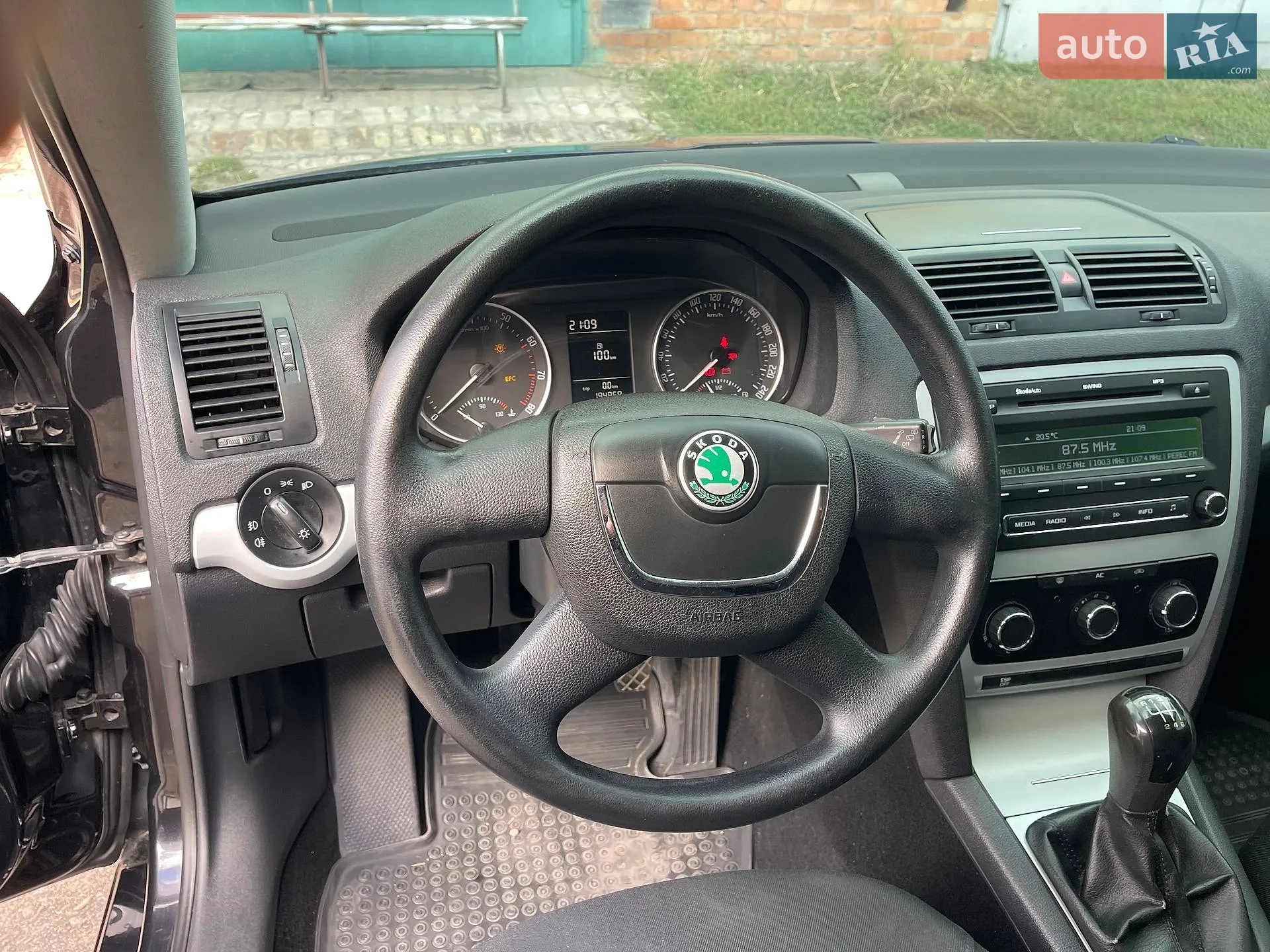 2010 Skoda Octavia - мініатюра 28