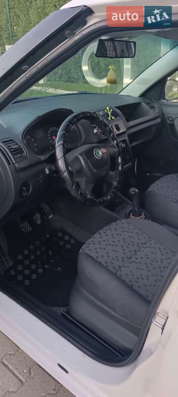 Грузовой фургон Skoda Praktik 2011 в Черновцах