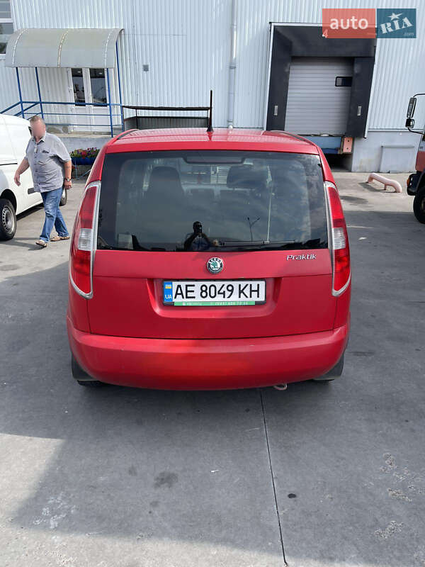 Skoda Praktik 2011