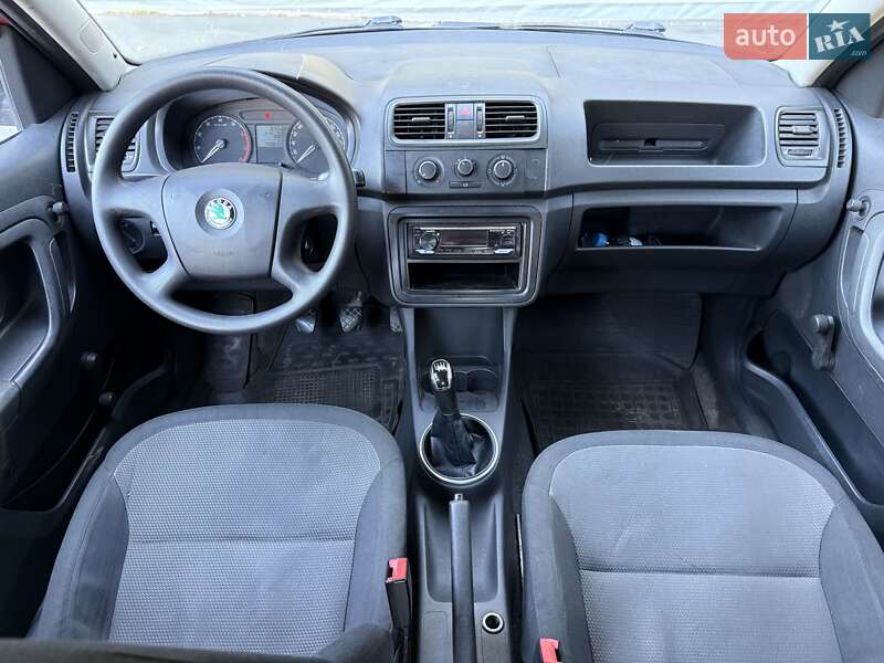 Грузовой фургон Skoda Praktik 2008 в Каменском