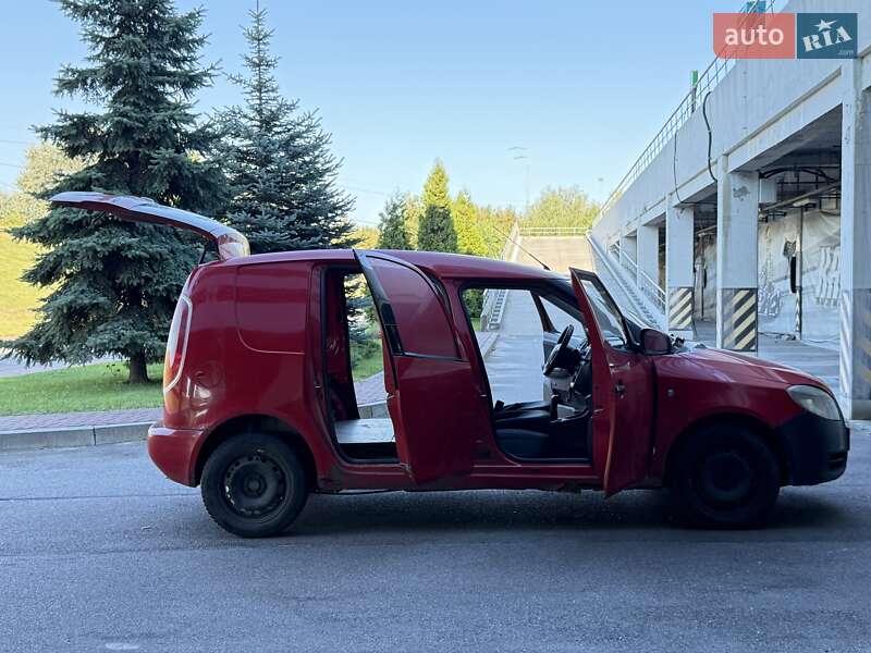Грузовой фургон Skoda Praktik 2008 в Каменском