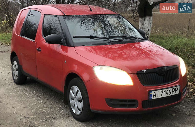 Вантажопасажирський фургон Skoda Praktik 2008 в Кагарлику