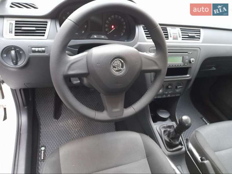Ліфтбек Skoda Rapid 2014 в Києві фото 6 Ліфтбек Skoda Rapid 2014 в Києві