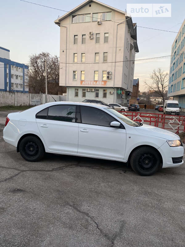 Лифтбек Skoda Rapid 2013 в 