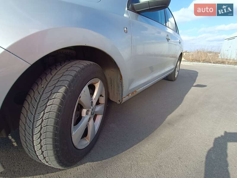 Ліфтбек Skoda Rapid 2013 в Дніпрі