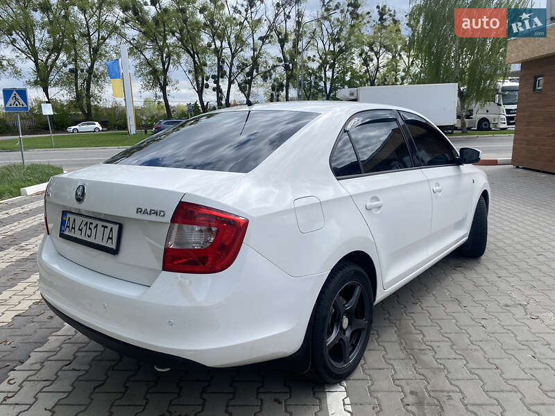 Лифтбек Skoda Rapid 2013 в Киеве фото 11 Лифтбек Skoda Rapid 2013 в Киеве