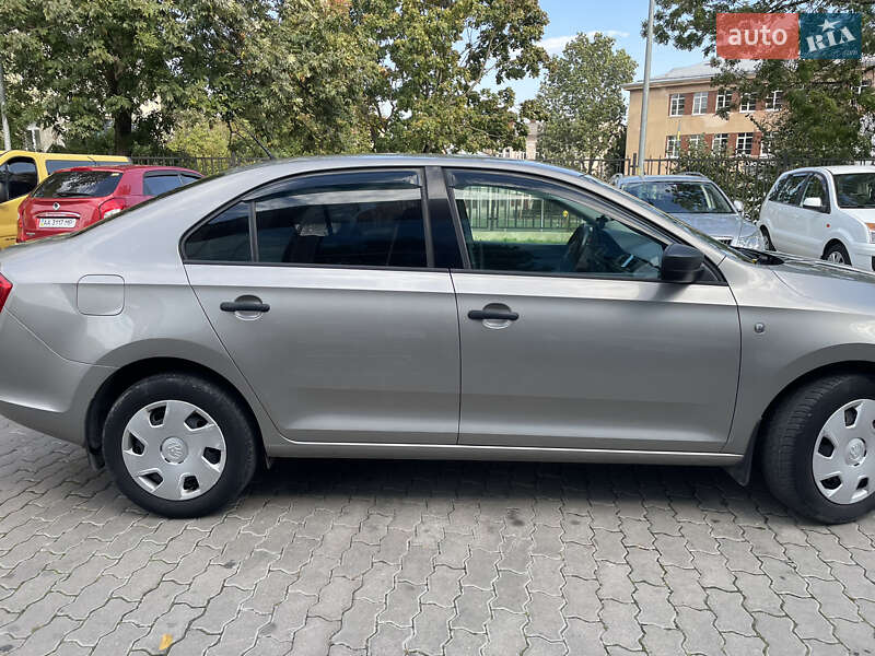 Лифтбек Skoda Rapid 2013 в Львове