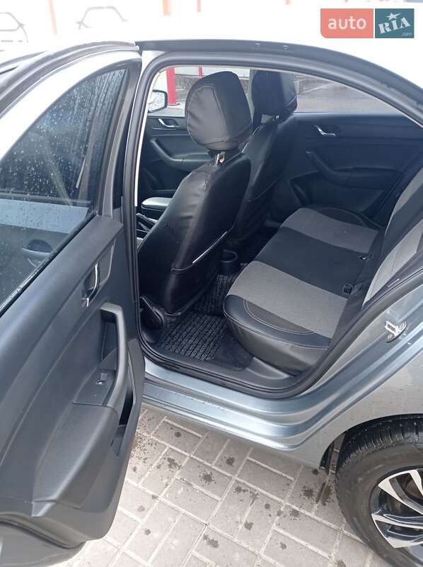 Лифтбек Skoda Rapid 2013 в Прилуках фото 13 Лифтбек Skoda Rapid 2013 в Прилуках