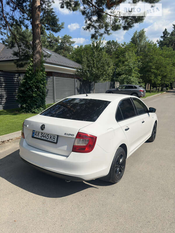Лифтбек Skoda Rapid 2014 в Киеве