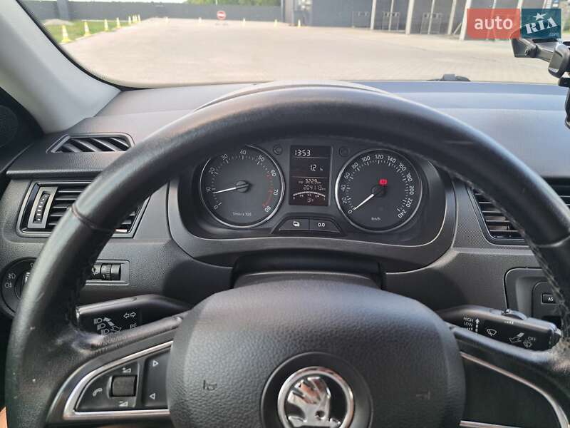 Лифтбек Skoda Rapid 2013 в Обухове