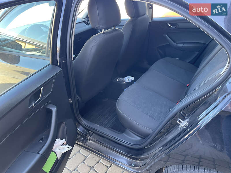 Ліфтбек Skoda Rapid 2013 в Львові