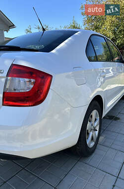 Лифтбек Skoda Rapid 2013 в Чернигове