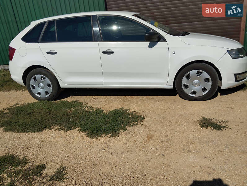 Хетчбек Skoda Rapid 2014 в 