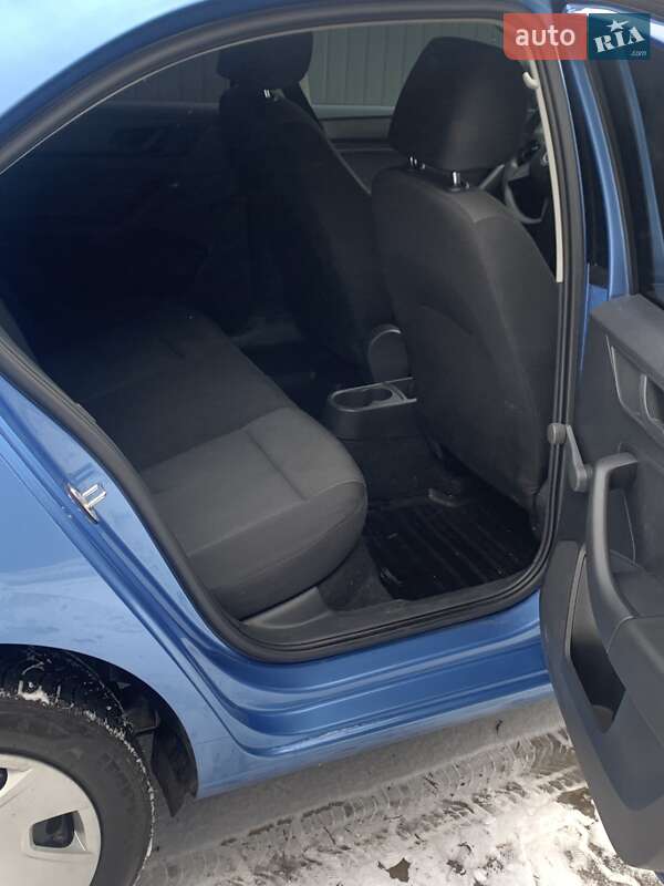 Лифтбек Skoda Rapid 2015 в Бурштыне фото 11 Лифтбек Skoda Rapid 2015 в Бурштыне