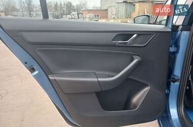 Лифтбек Skoda Rapid 2013 в 