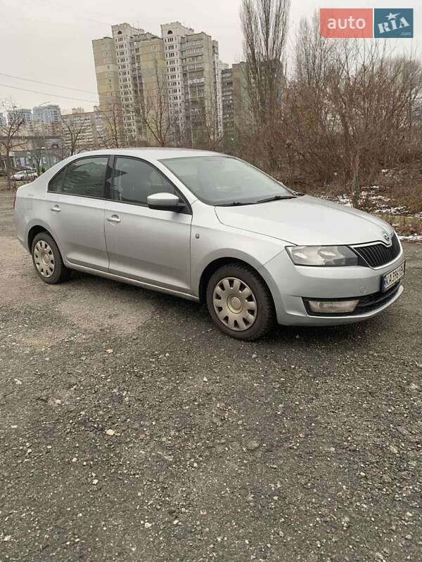 Хетчбек Skoda Rapid 2013 в 