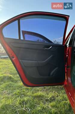 Лифтбек Skoda Rapid 2013 в 