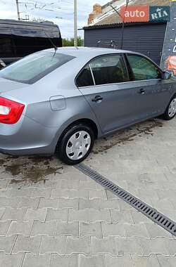Хэтчбек Skoda Rapid 2013 в 