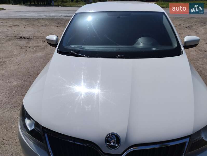 Лифтбек Skoda Rapid 2015 в Ромнах