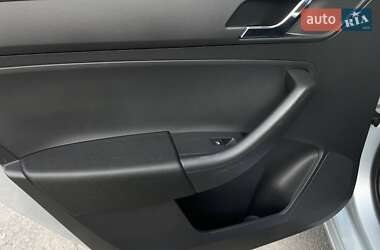 Ліфтбек Skoda Rapid 2013 в 