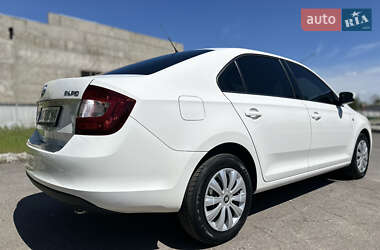 Лифтбек Skoda Rapid 2015 в 