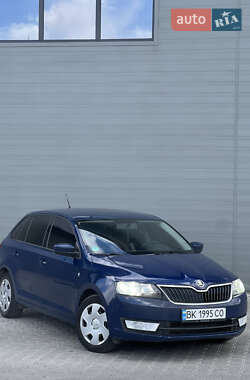 Хэтчбек Skoda Rapid 2014 в Сарнах