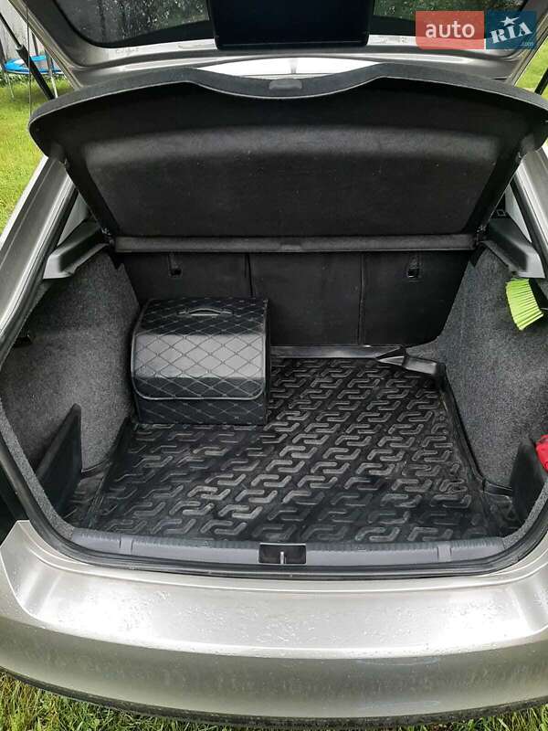 Лифтбек Skoda Rapid 2013 в Фастове