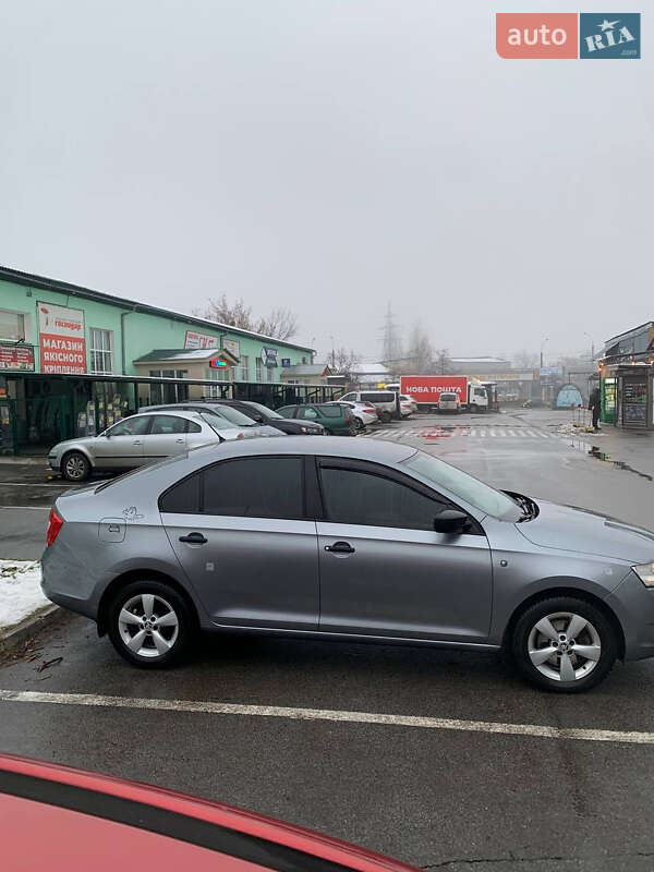 Лифтбек Skoda Rapid 2013 в Чернигове