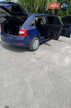 Хэтчбек Skoda Rapid 2015 в 