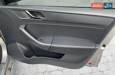 Лифтбек Skoda Rapid 2013 в 