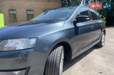 Хэтчбек Skoda Rapid 2015 в 