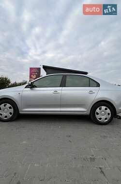 Лифтбек Skoda Rapid 2013 в 
