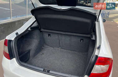 Лифтбек Skoda Rapid 2013 в 