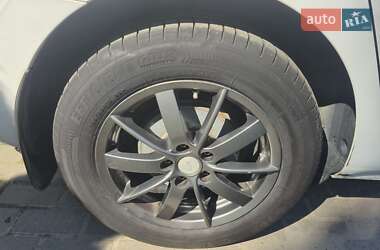 Лифтбек Skoda Rapid 2013 в 