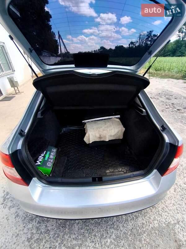 Лифтбек Skoda Rapid 2013 в Каменском