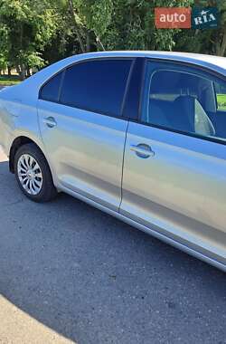Лифтбек Skoda Rapid 2013 в Ромнах