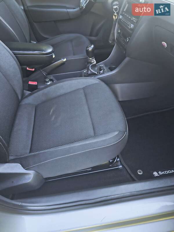 Хетчбек Skoda Rapid 2013 в Києві фото 14 Хетчбек Skoda Rapid 2013 в Києві
