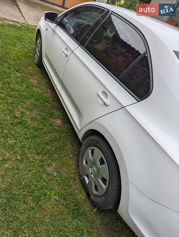 Лифтбек Skoda Rapid 2013 в Тячеве