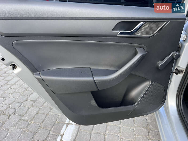 Лифтбек Skoda Rapid 2012 в Львове