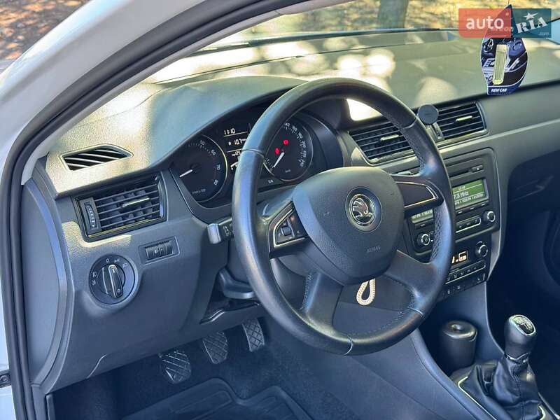 Лифтбек Skoda Rapid 2013 в Днепре